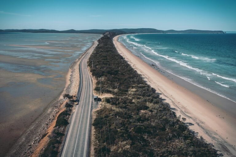 /an-aerial-shot-of-the-bruny-island-in-tasmania