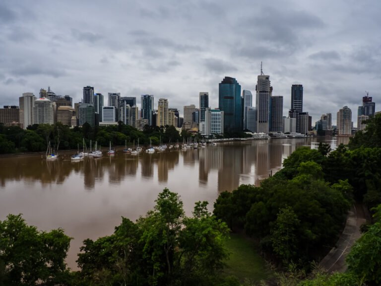 Brisbane_River_Town_Reach_and_Brisbane_City_from_Kangaroo_Point_Park_Main_St_Kangaroo_Point_P1100704